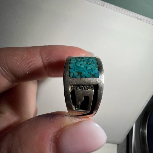 Vintage Inlaid Turquoise and Sterling Silver Ring - Picture 13 of 14